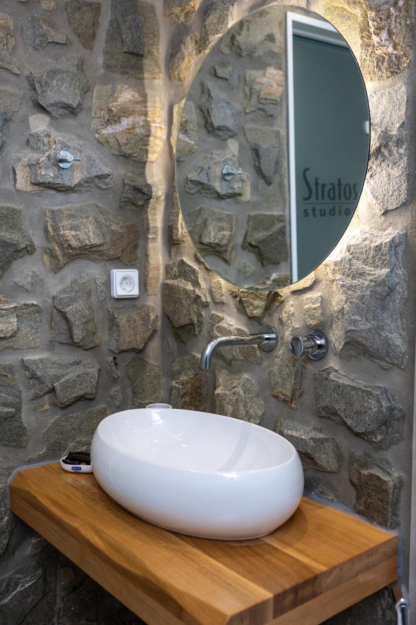 Stratos * Naxos City